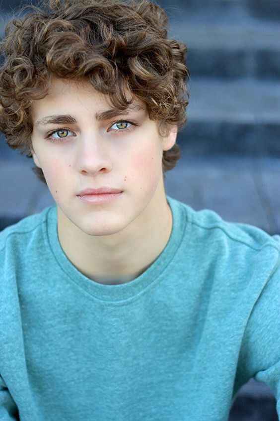 13 Great Curly Hair Hairstyles For Teenage Boys 3196