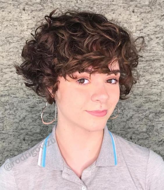 short curly hairstyles for teenage girls