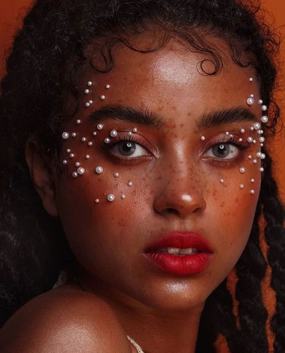 creative pearl makeup ideas for festival