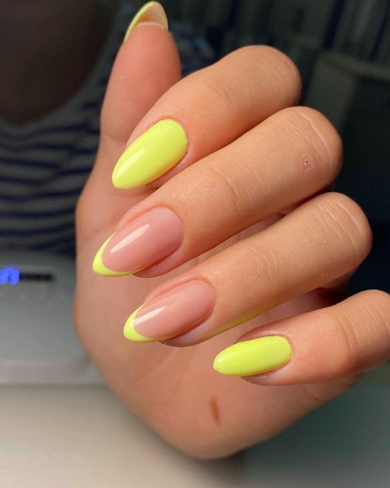 yellow summer nail ideas for teens