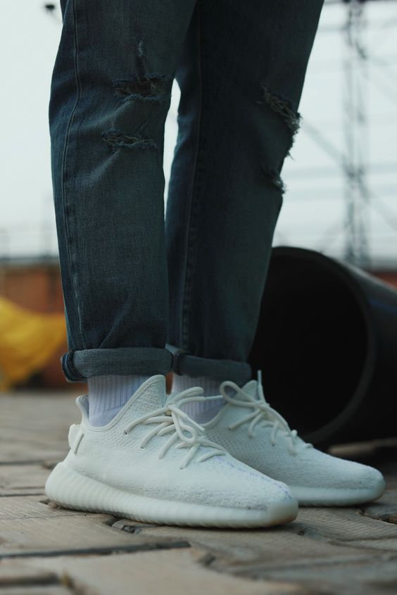 how to style yeezys with jeans