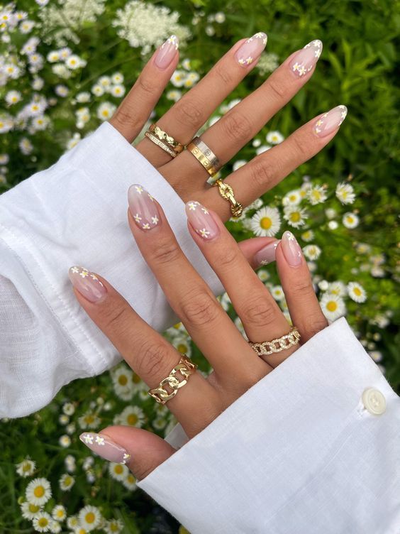 white spring nails with daisies