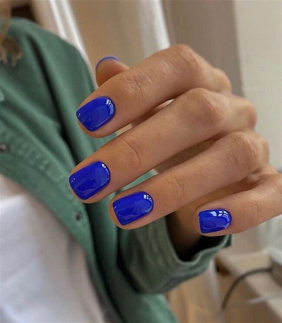 homecoming nail ideas for blue dress