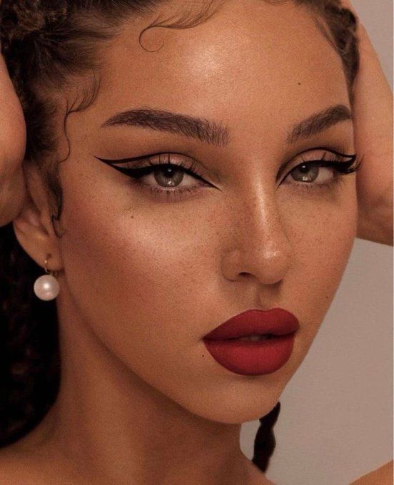 dark red lips ideas for homecoming