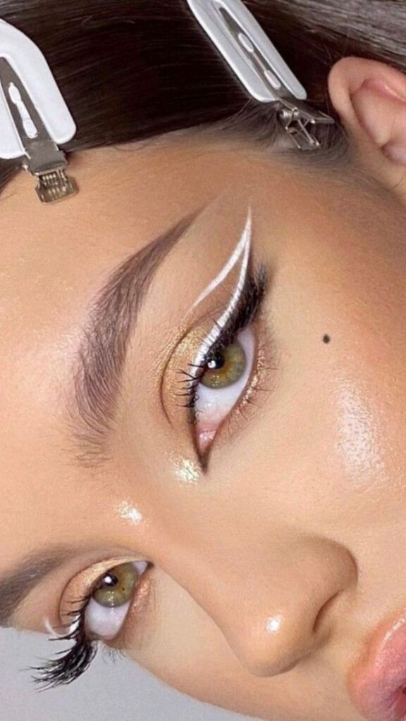 white winged eyeliner