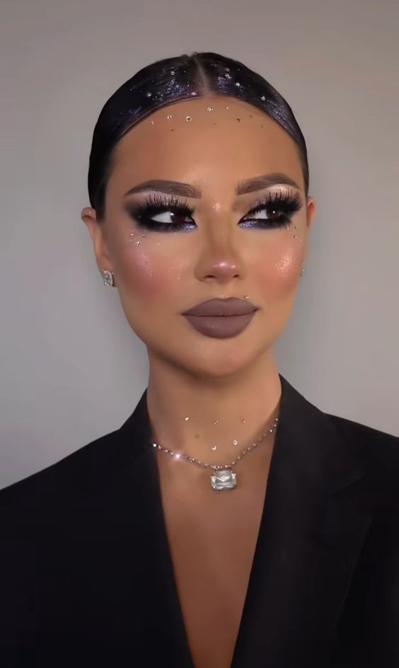 dark Coachella makeup