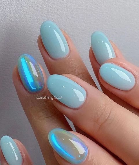 trendy festival nails