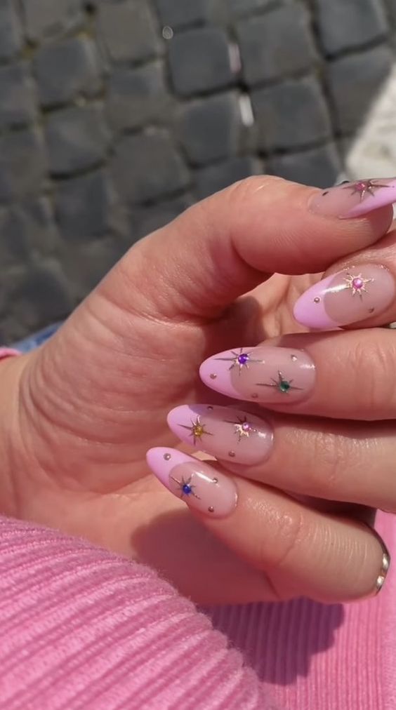 festival nails with stars