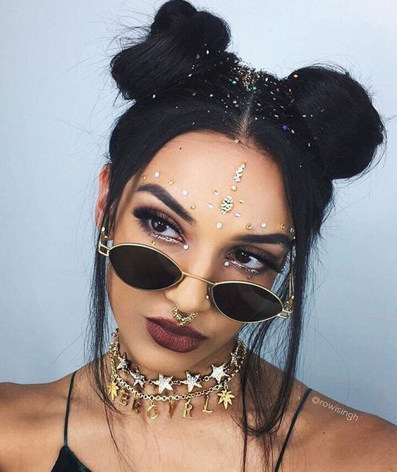 Coachella hairstyles with glitter