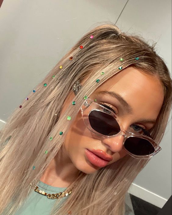 Coachella hairstyles with gems