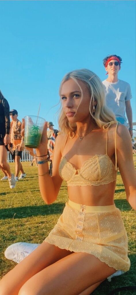 yellow Coachella outfit ideas