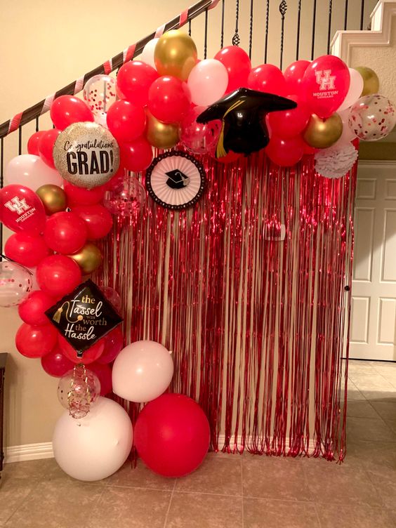 DIY graduation backdrop ideas