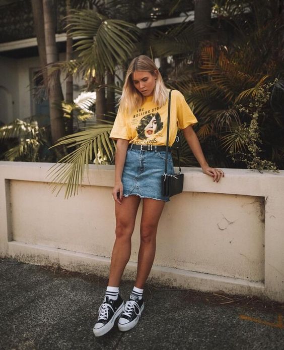 denim skirt outfit