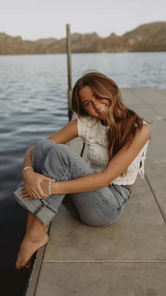 senior pictures on a lake