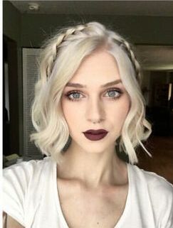 easy blonde hairstyle for graduation