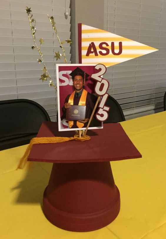 college themed graduation centerpiece