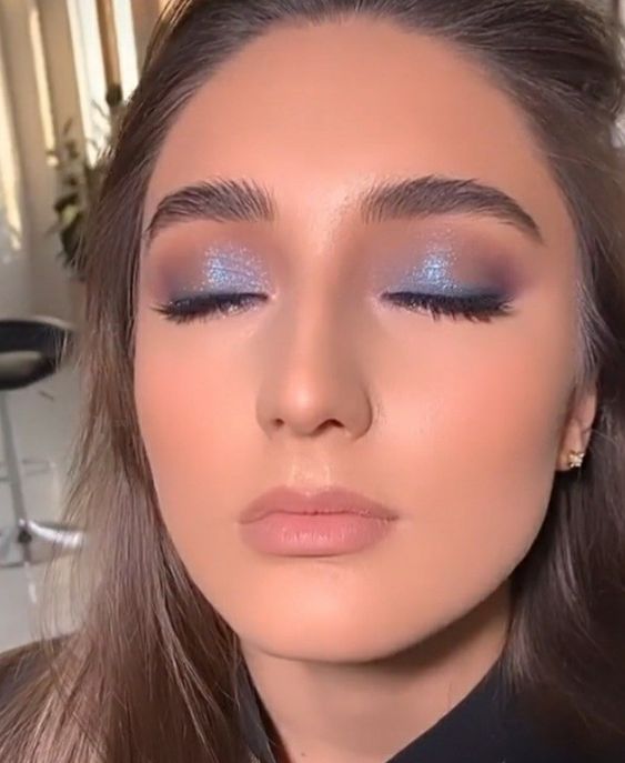 best Eye makeup for blue dress 