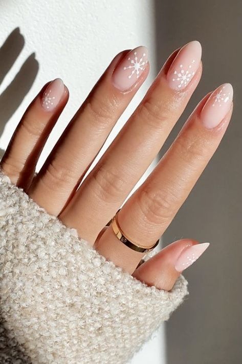 cute and trendy almond nails