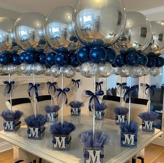 Grad decorations with balloons 