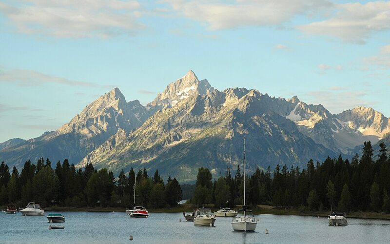 10 Most Beautiful Small Towns in America That Were on The Bucket List of Every Teen in the 70s