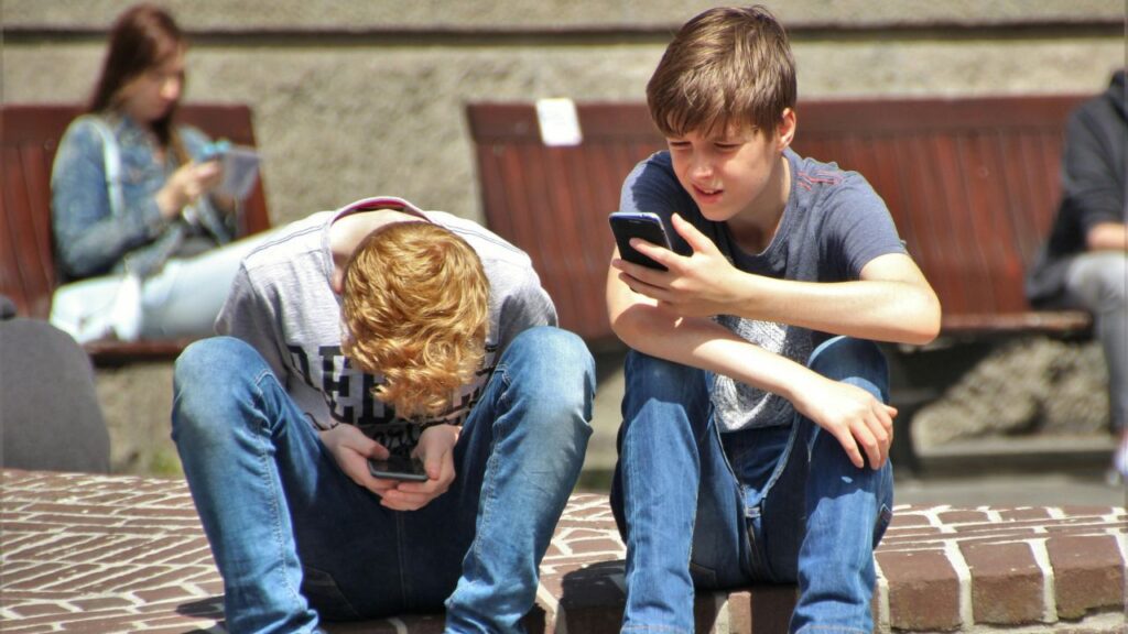 12 Pieces of Advice ’70s Teens Would Give Gen Z Today