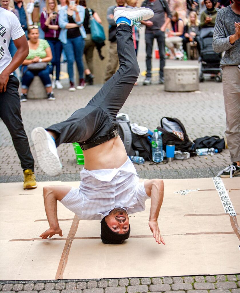 Breakdancing cardboard mats