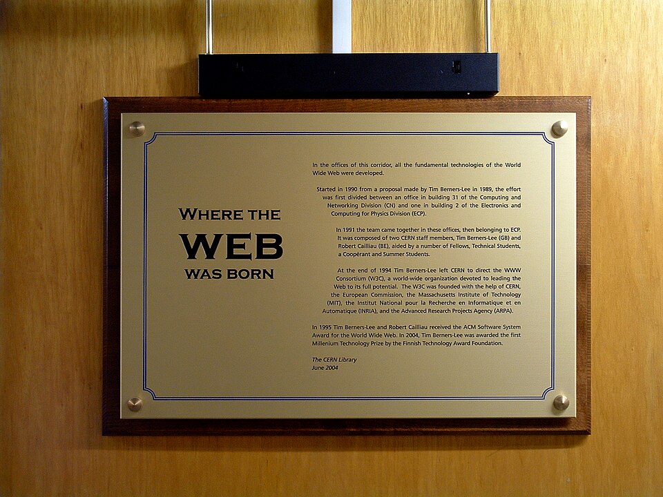The launch of the World Wide Web (1991)