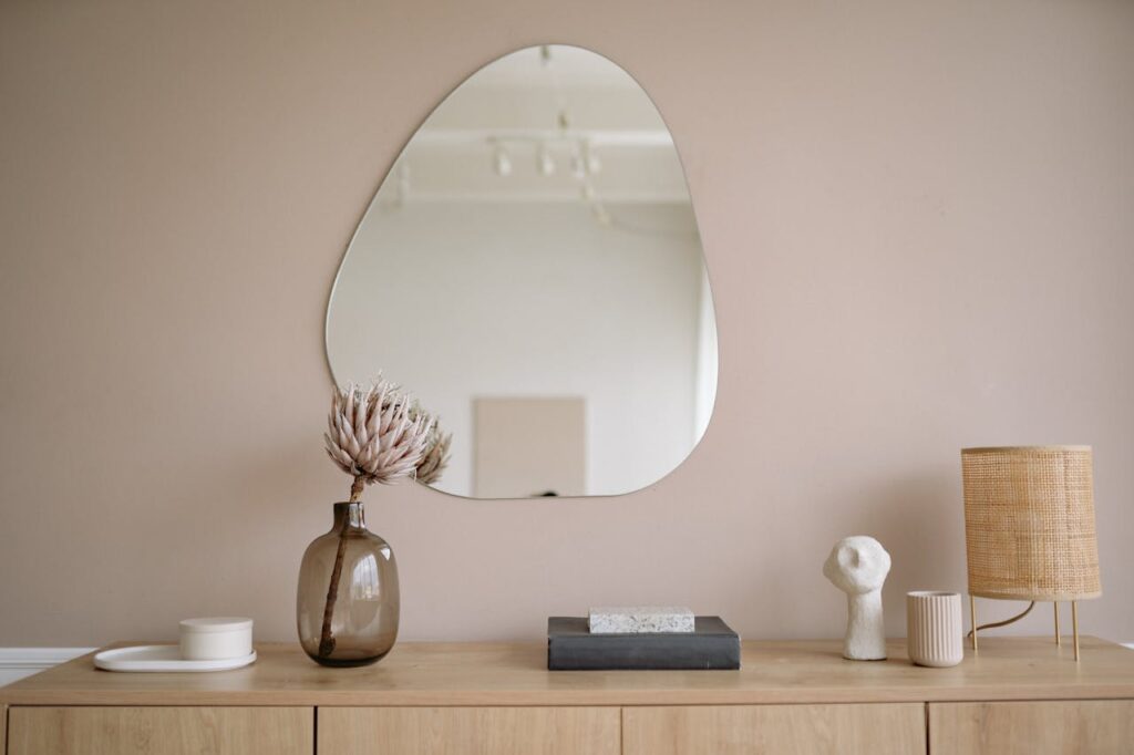 Minimal Decor with Meaning