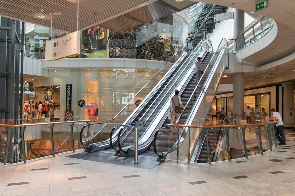 Going to the mall was peak romance