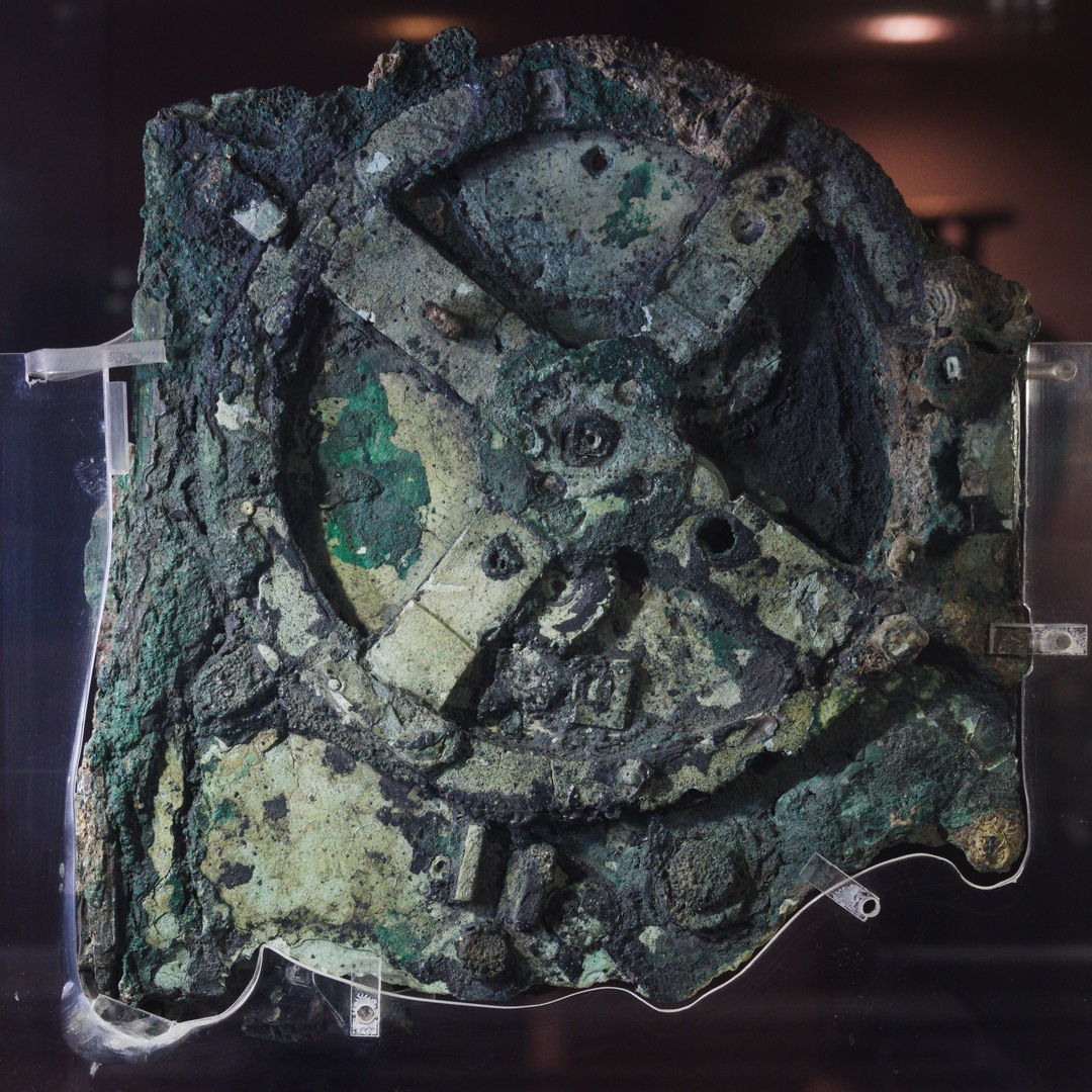 Strange Artifacts Found in the Wrong Time - Mechanical Computer