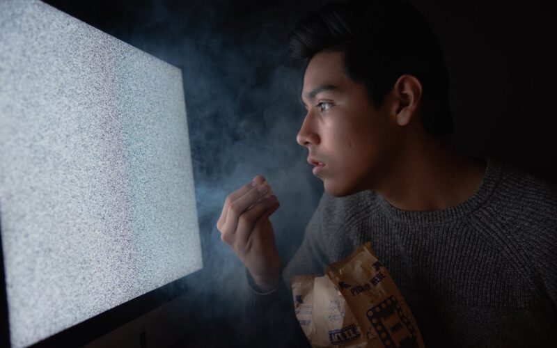 12 Things Teens in the ’90s Believed That Sound Wild Now