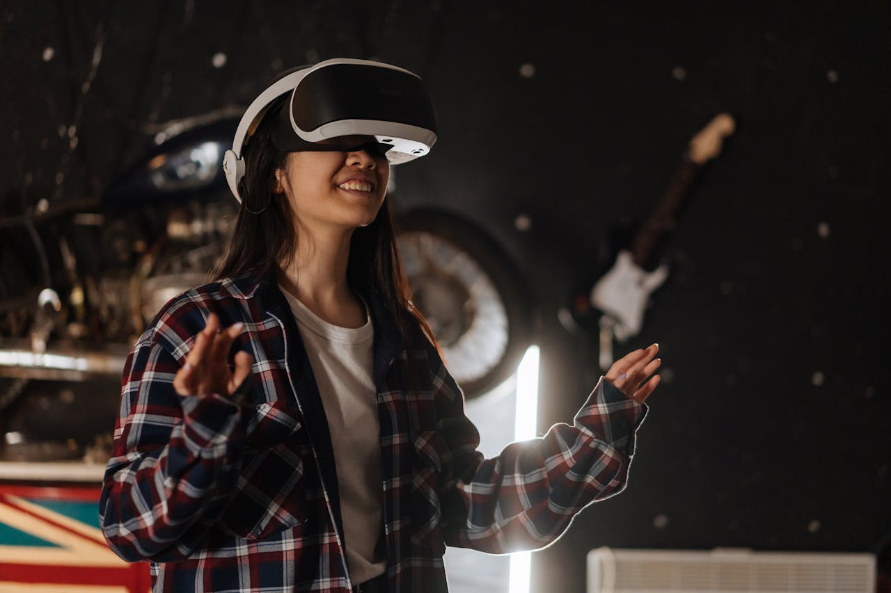 Virtual and Augmented Reality Creation
