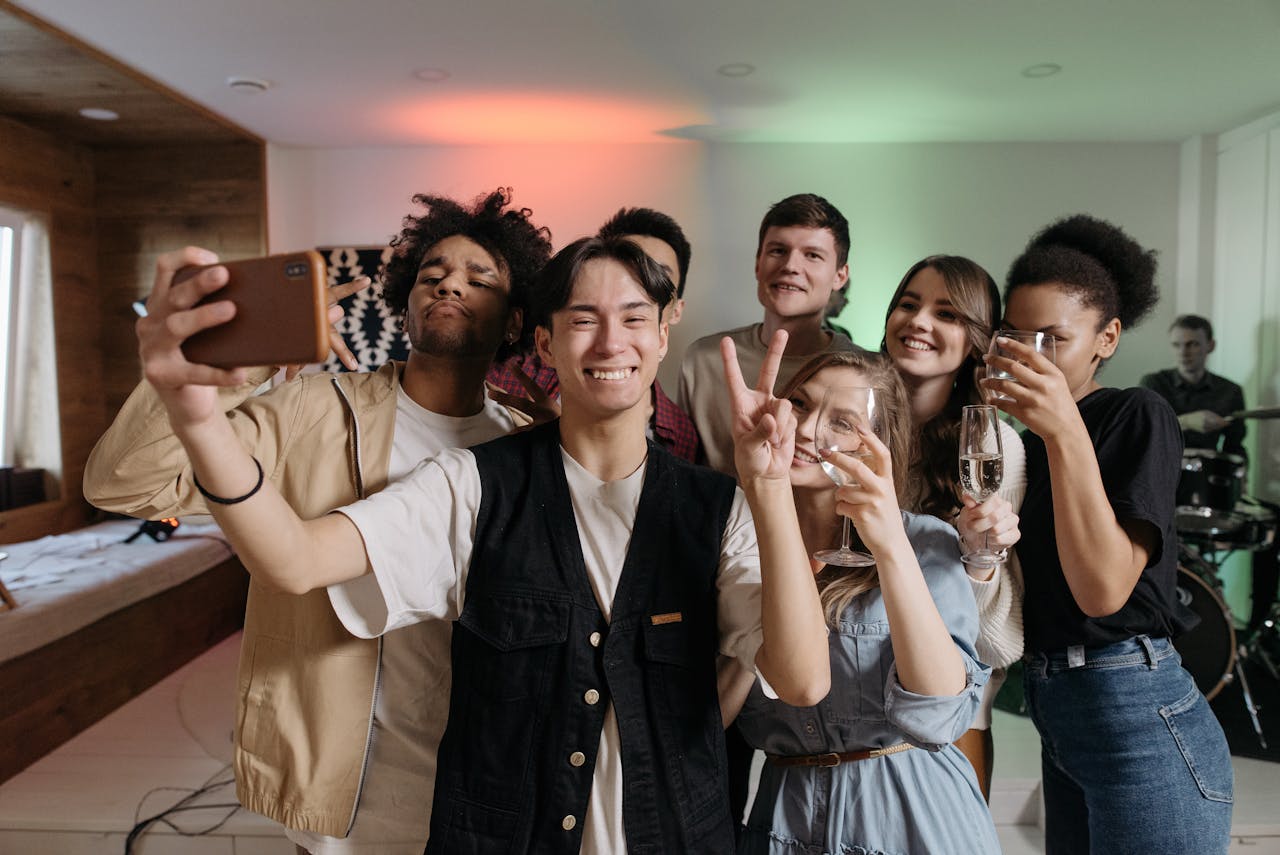 Bridging the Gap With Friends Who Live Online