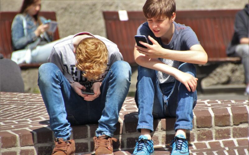 12 Things ’90s Teens Did That Would Be Illegal Today