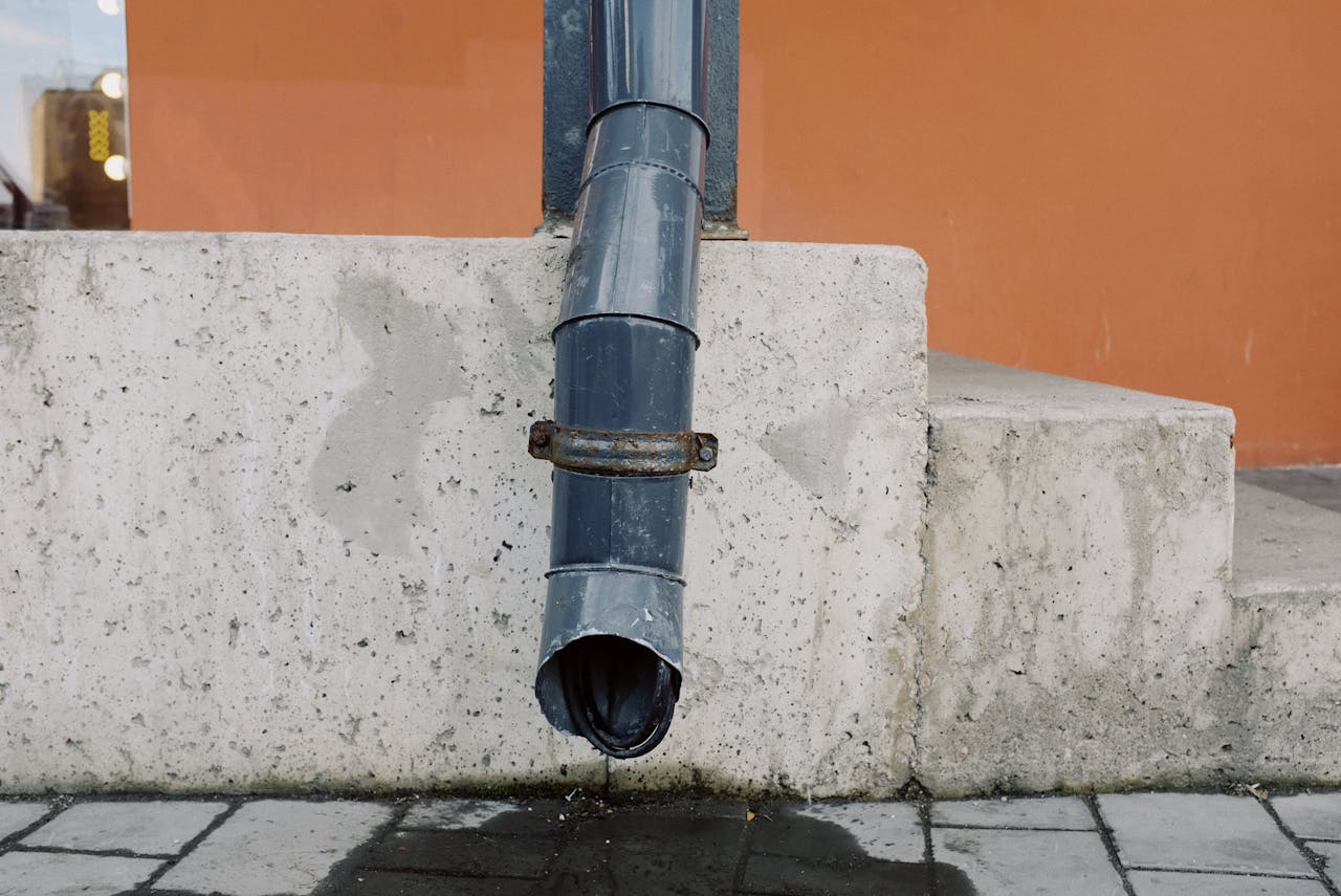 Clear Drains and Gutters