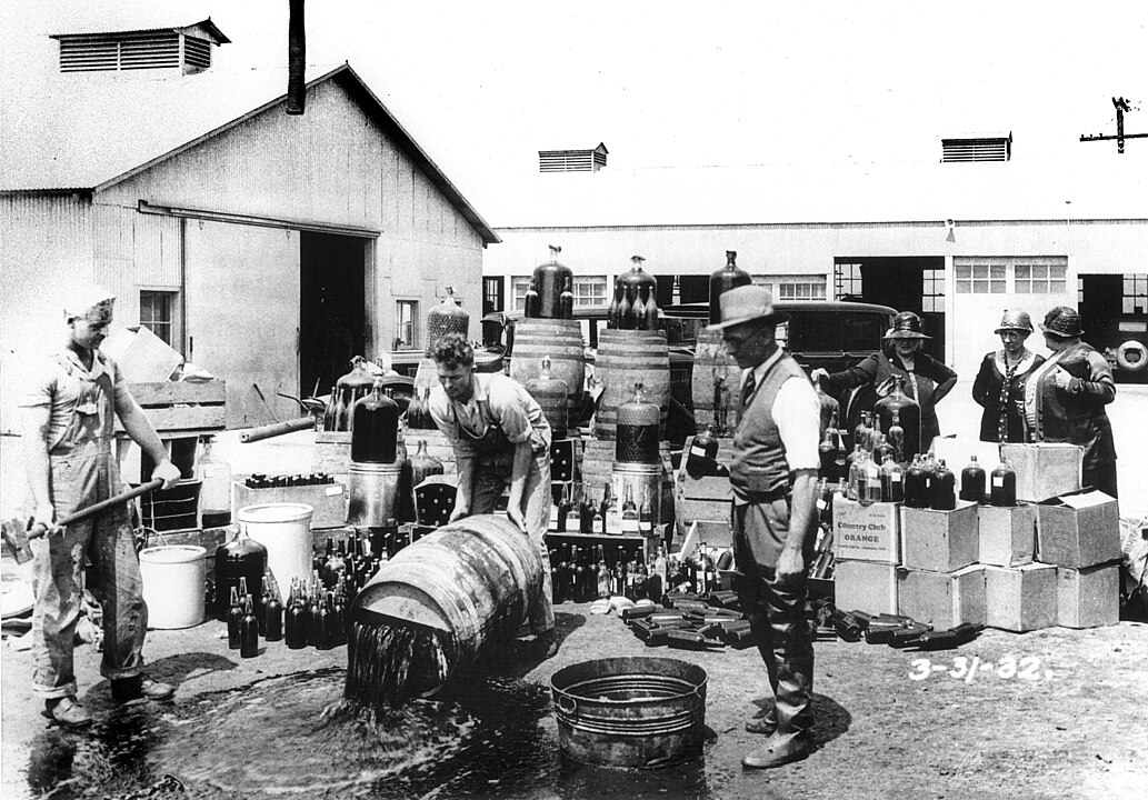 "No Beer in Cans" Law in Michigan (1930s)