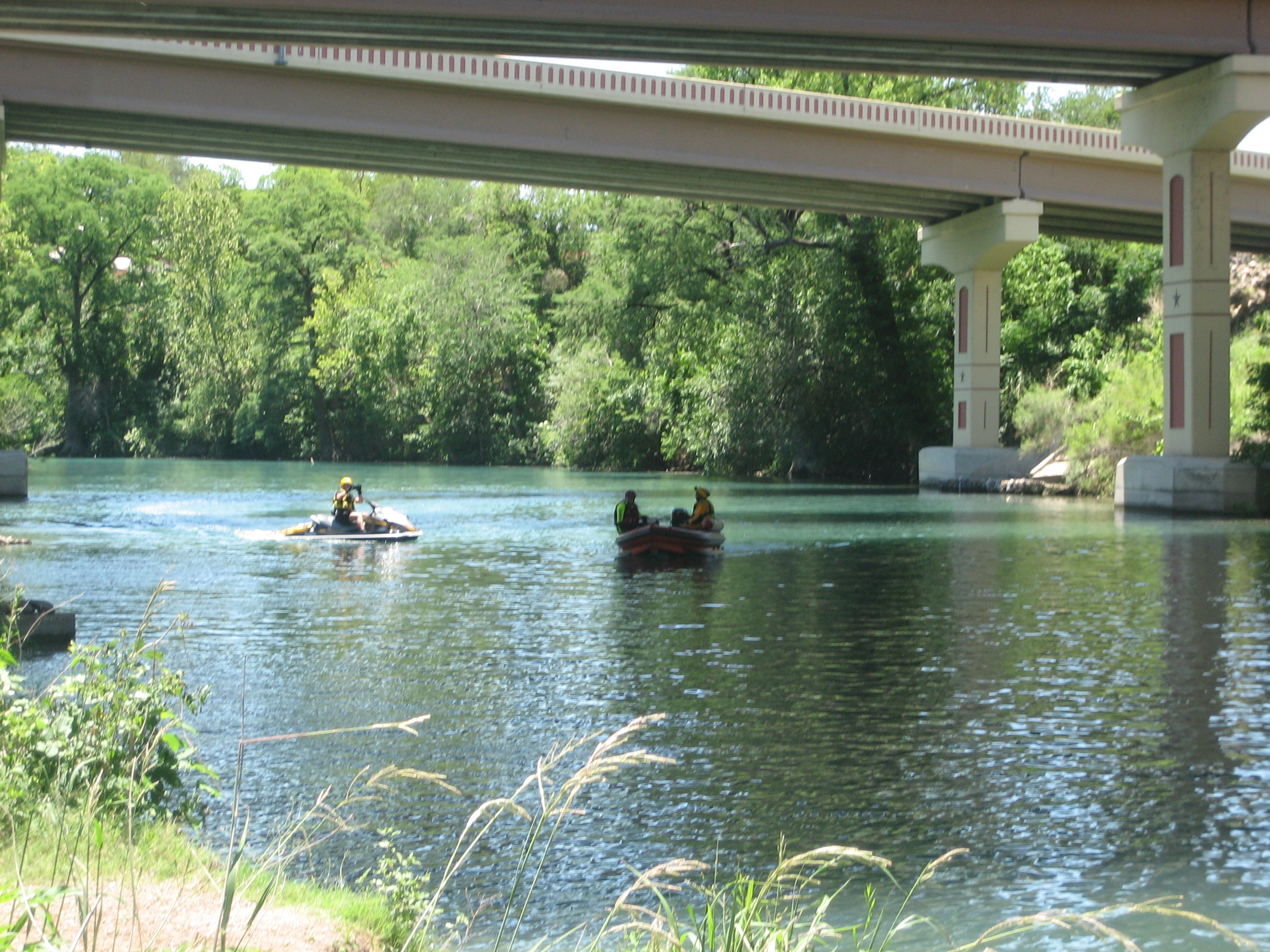 New Braunfels, Texas: No Disposable Containers on Rivers