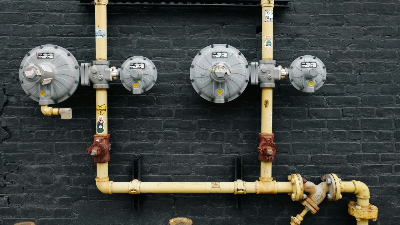 Installing or moving gas lines
