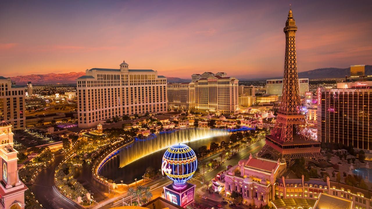 8 Desert Towns That Come Alive After Dark