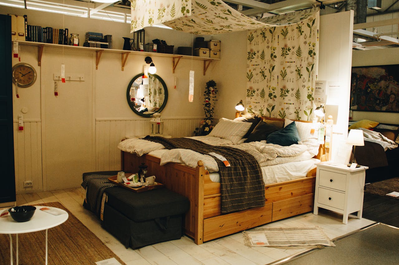Add the Right Rug Size for Your Bed