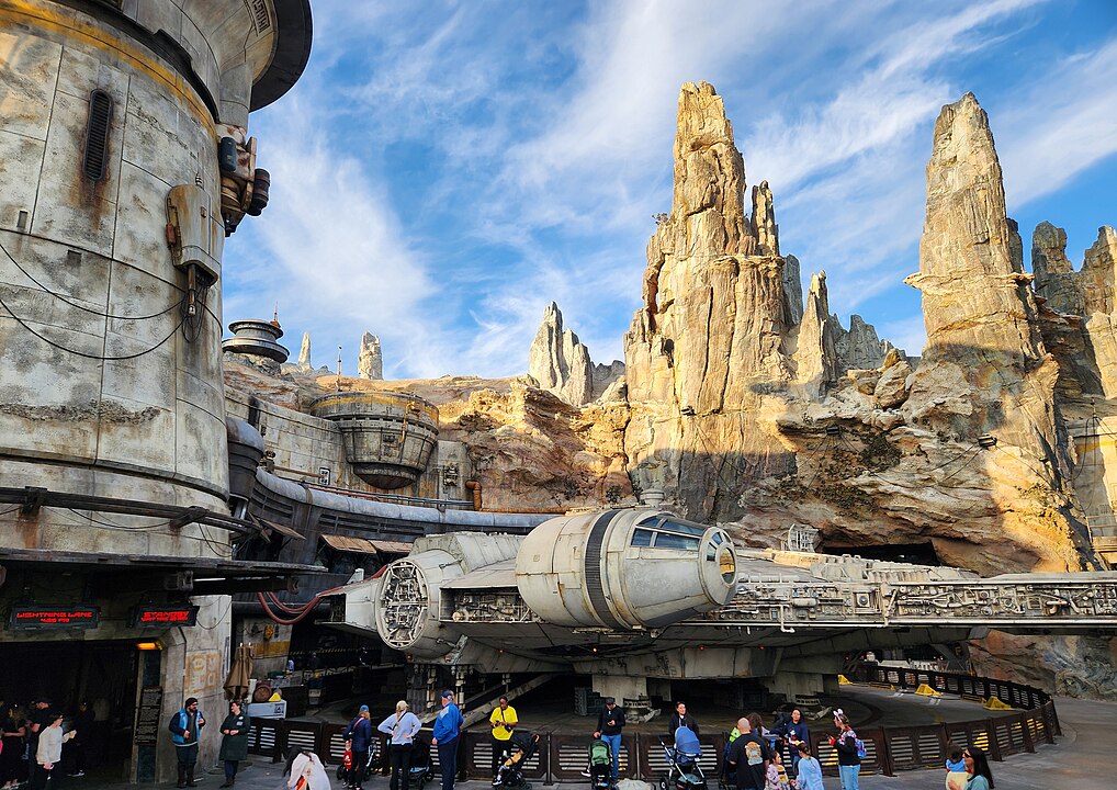 Disneyland low Crowd