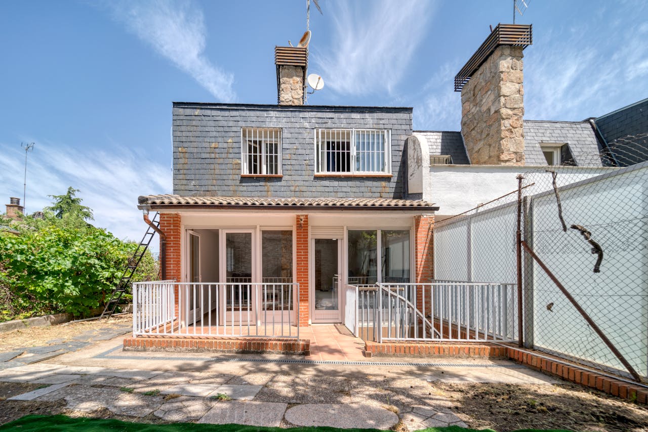 Building Over Setbacks And Lot Lines