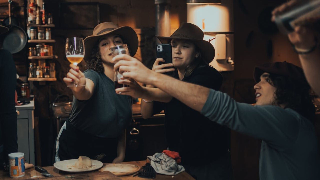 Gen Z Drinkers Are Changing Bar Culture and Bartenders Aren’t Happy About It