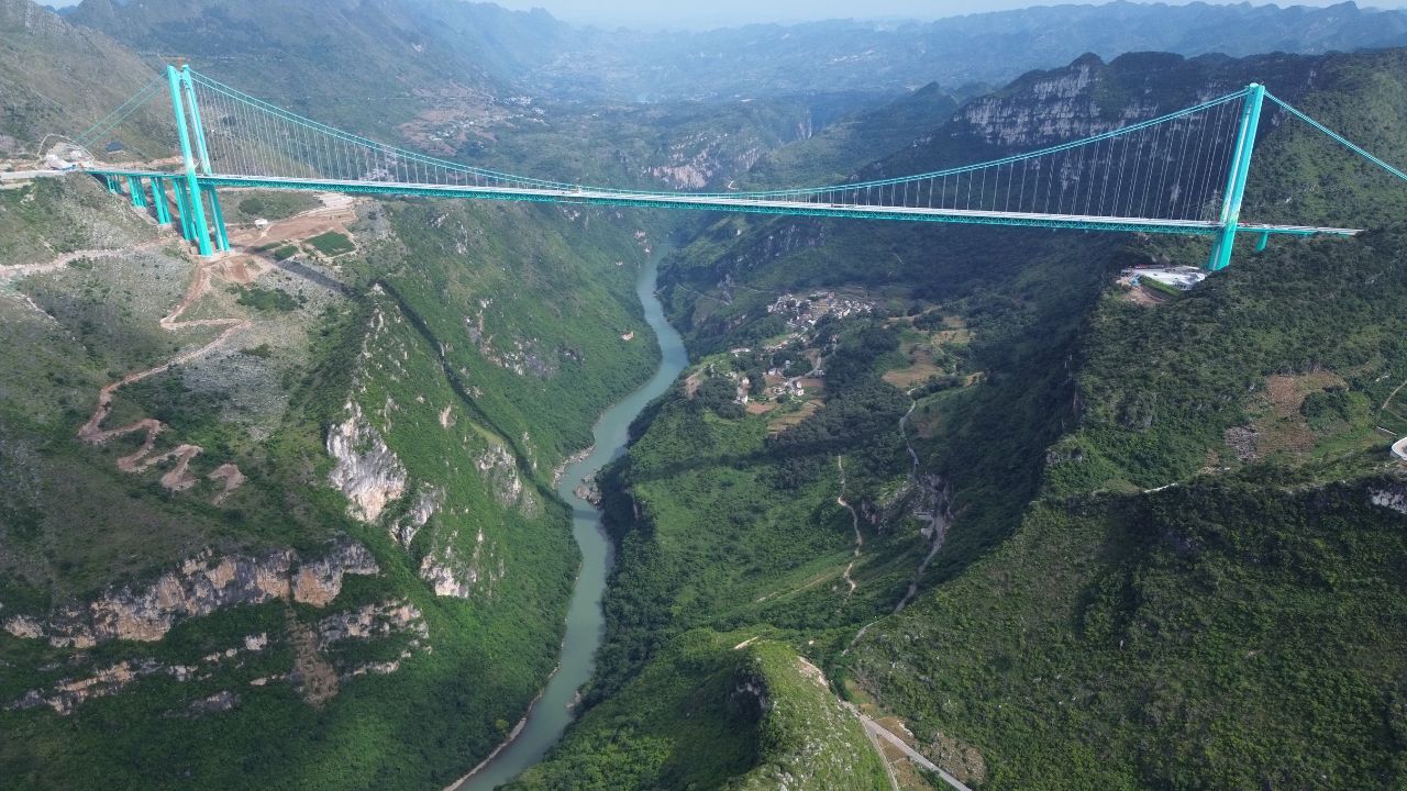 World’s Tallest Bridge Opens in China, Slashing Travel Time Across Canyon