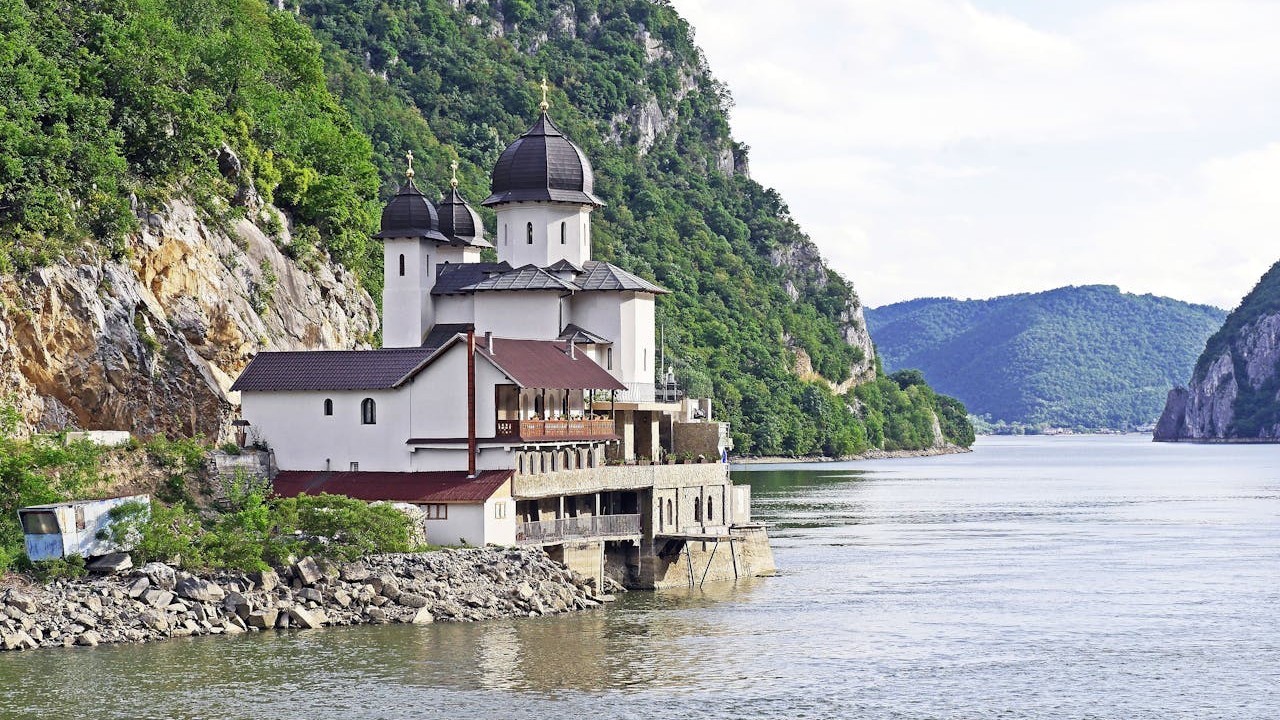 Serbia — Up To 90 Days