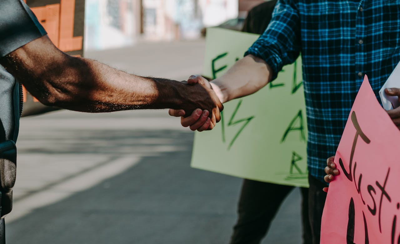 Ghana: Always Use the Right Hand