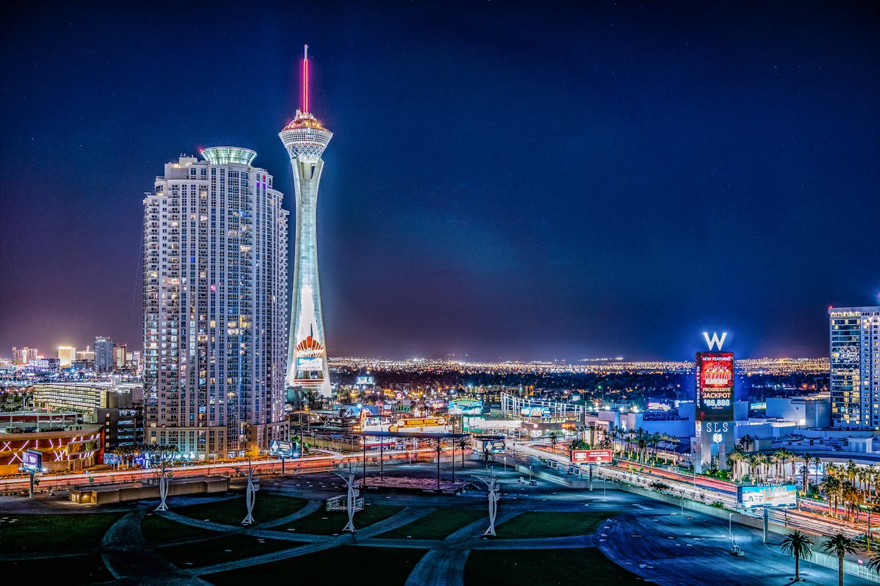 Las Vegas Struggles as One of Its Oldest Strip Hotels Heads to Auction