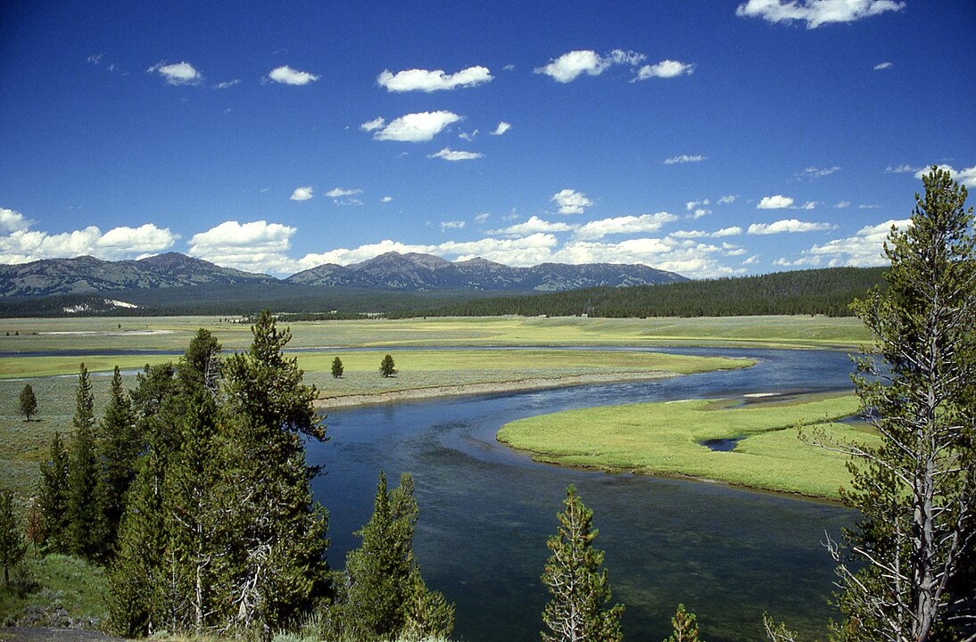 Yellowstone Caldera Lake And New Thermal Landscape