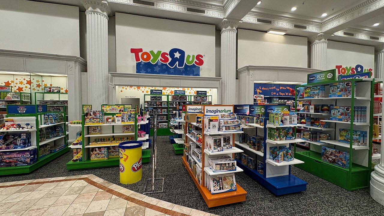 Toys R Us (The Big-Box Giant)