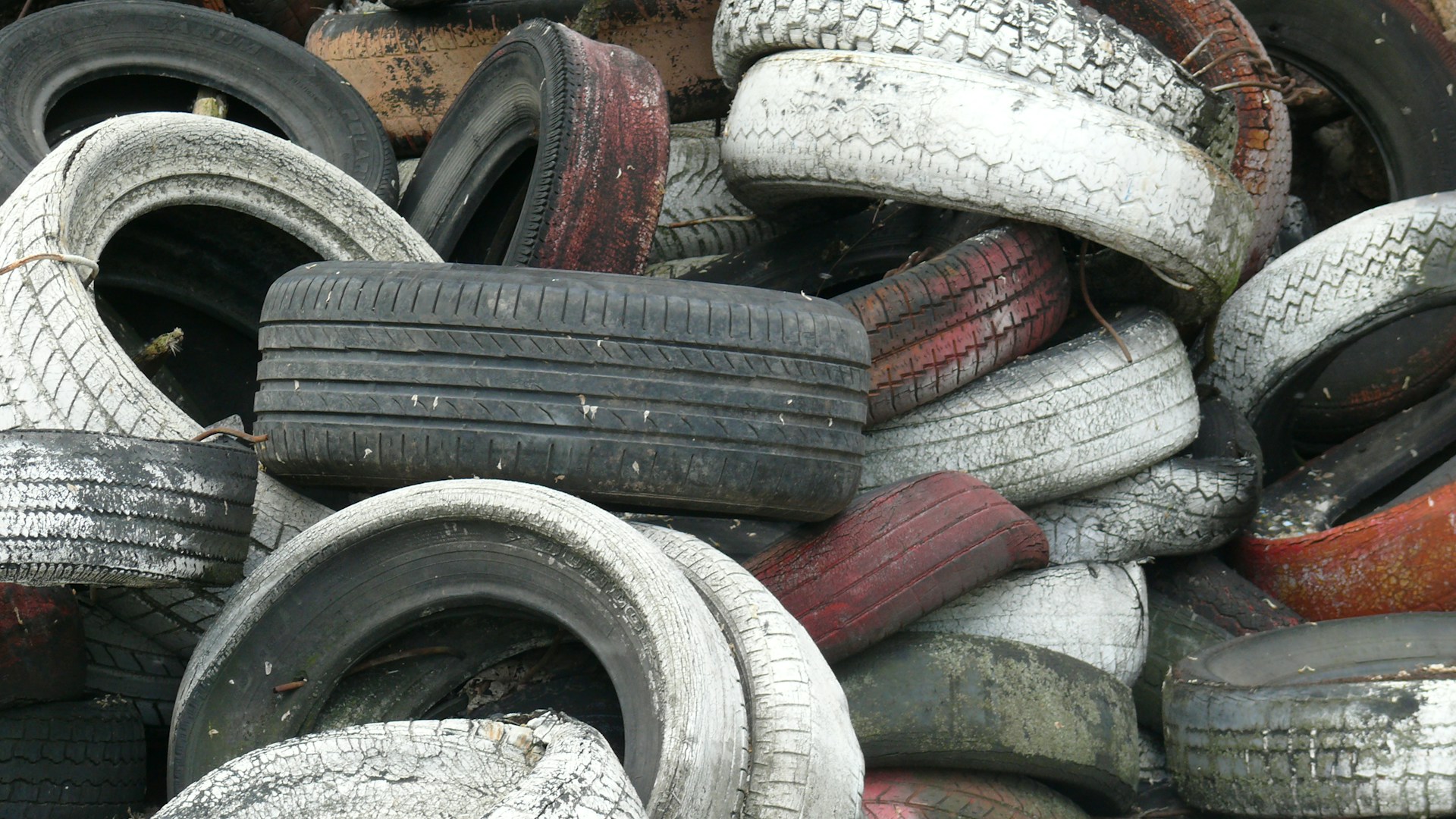 Tires And Oversized Rubber Waste